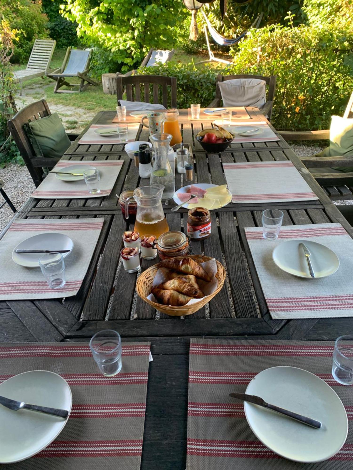 Chambres Et Table D'Hotes Au Brabo Mormoiron Exteriér fotografie